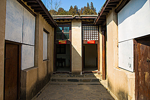 bach thu khung 2 ngay